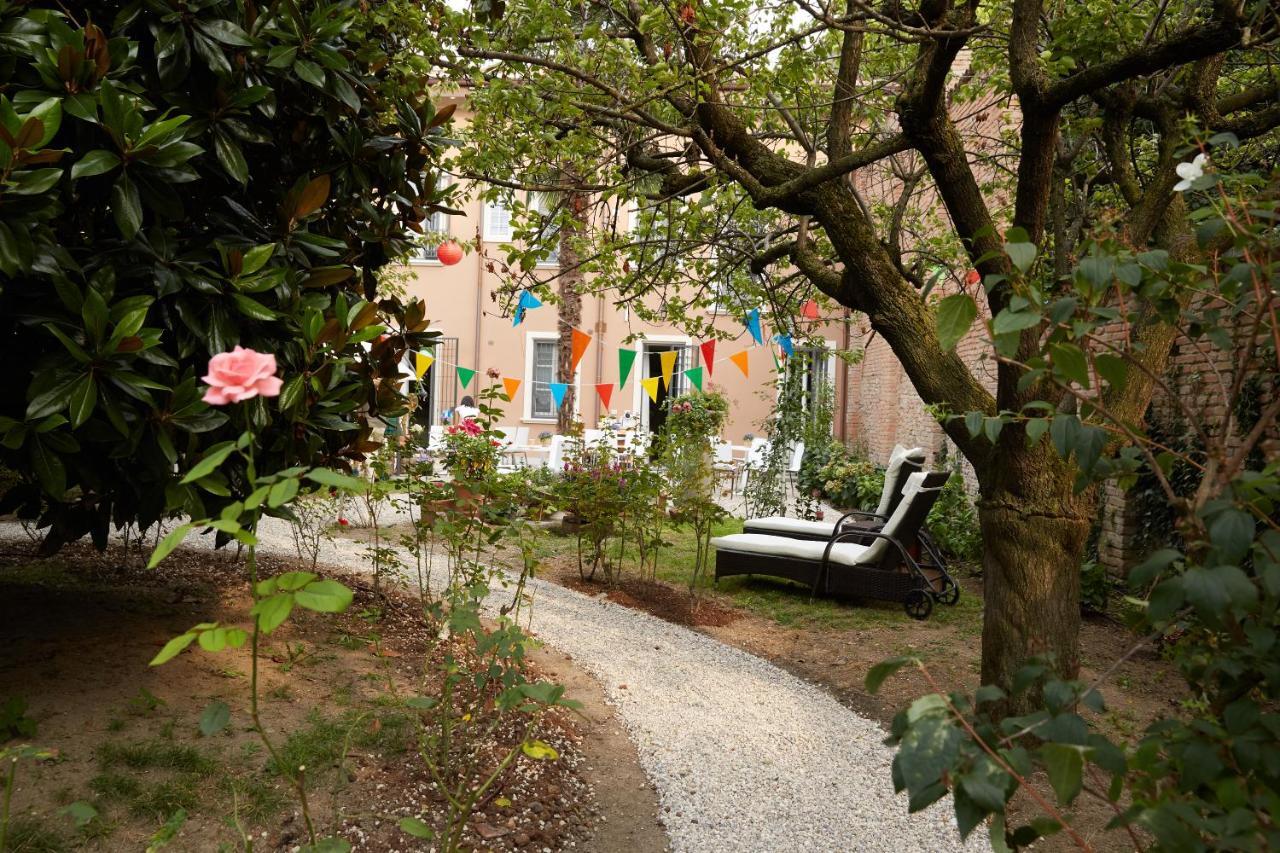 Secret Garden And Cozy Flat Appartamento Reggio nell'Emilia Esterno foto